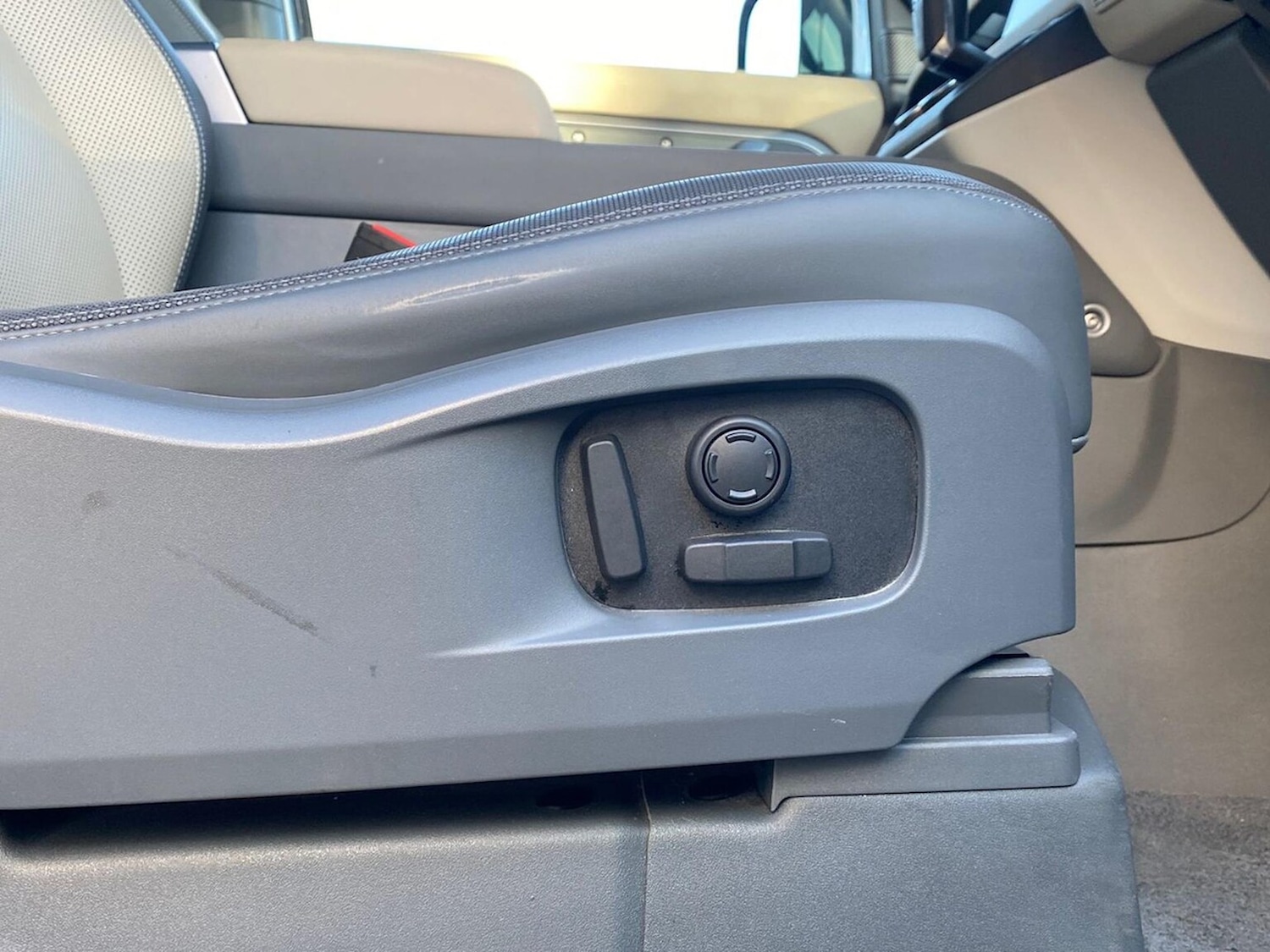 Used Land Rover Defender 2022 for sale - 76707522: Photo 36