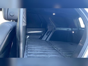 Used Land Rover Discovery 2023 for sale - 78310458: Photo