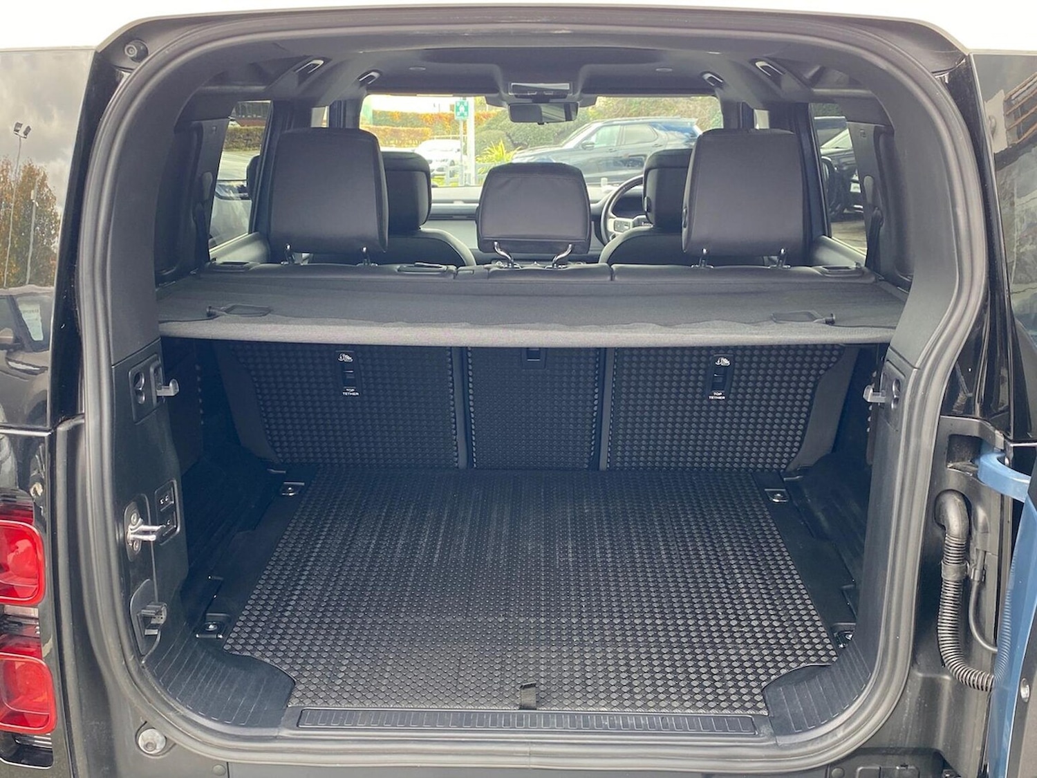 Used Land Rover Defender 2023 for sale - 76392447: Photo 10