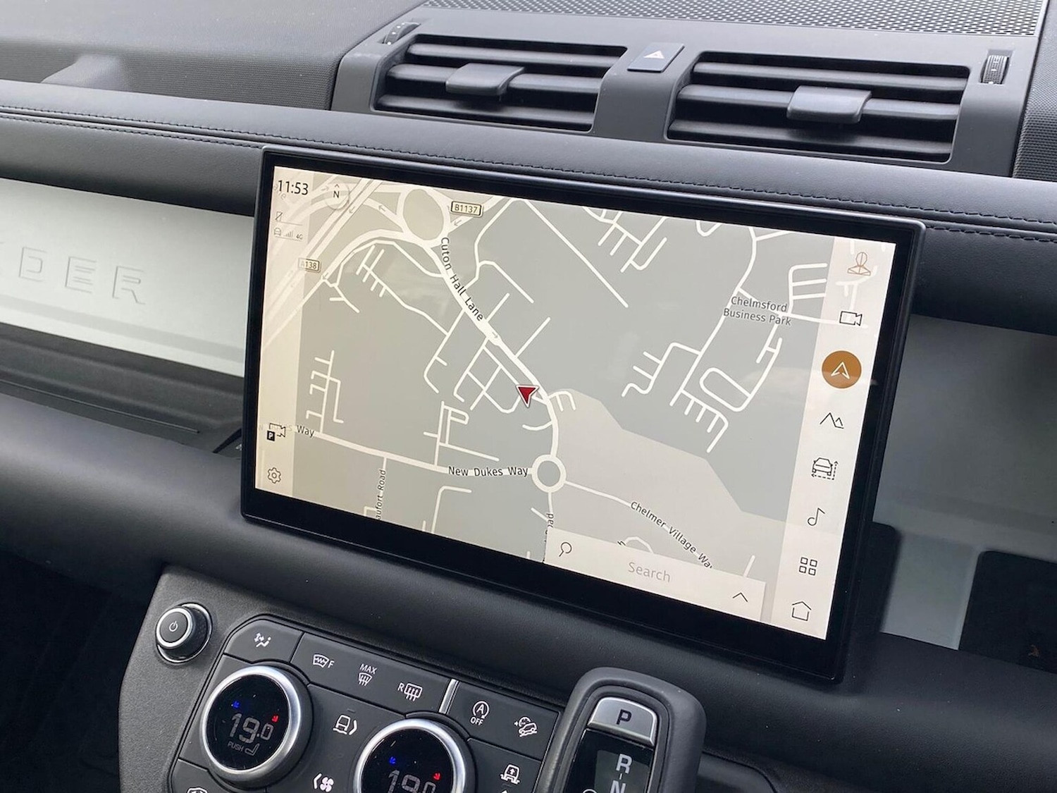 Used Land Rover Defender 2023 for sale - 76392447: Photo 11