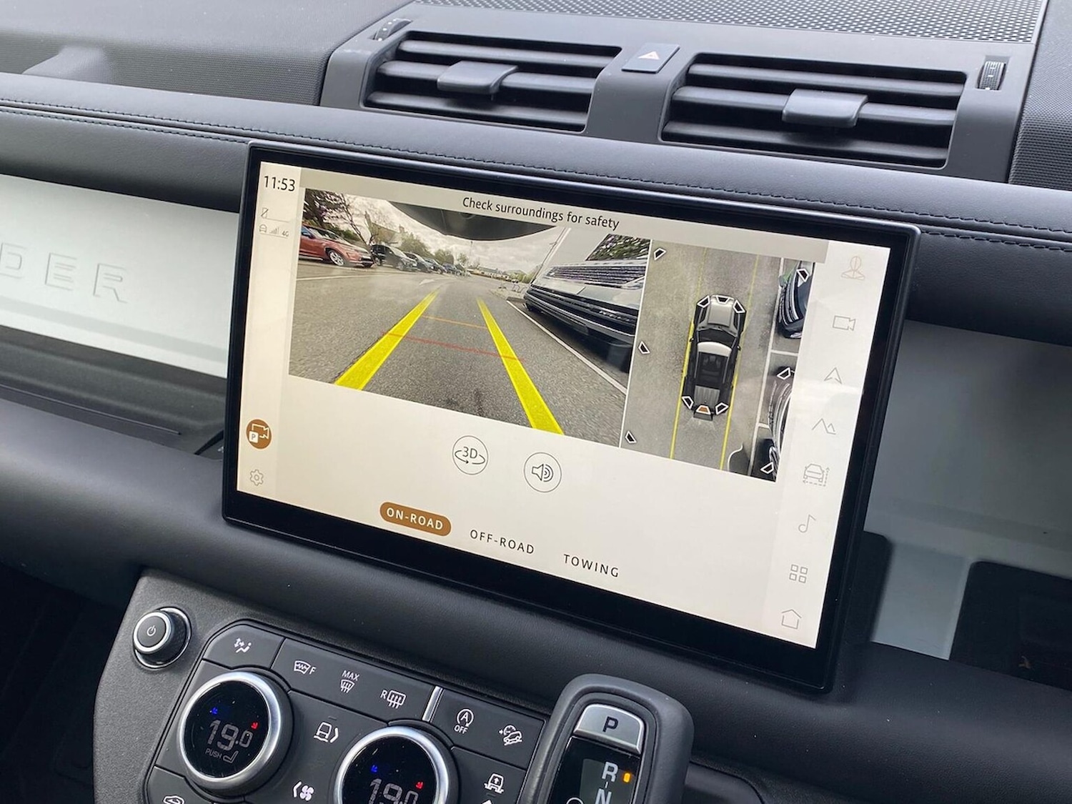 Used Land Rover Defender 2023 for sale - 76392447: Photo 12