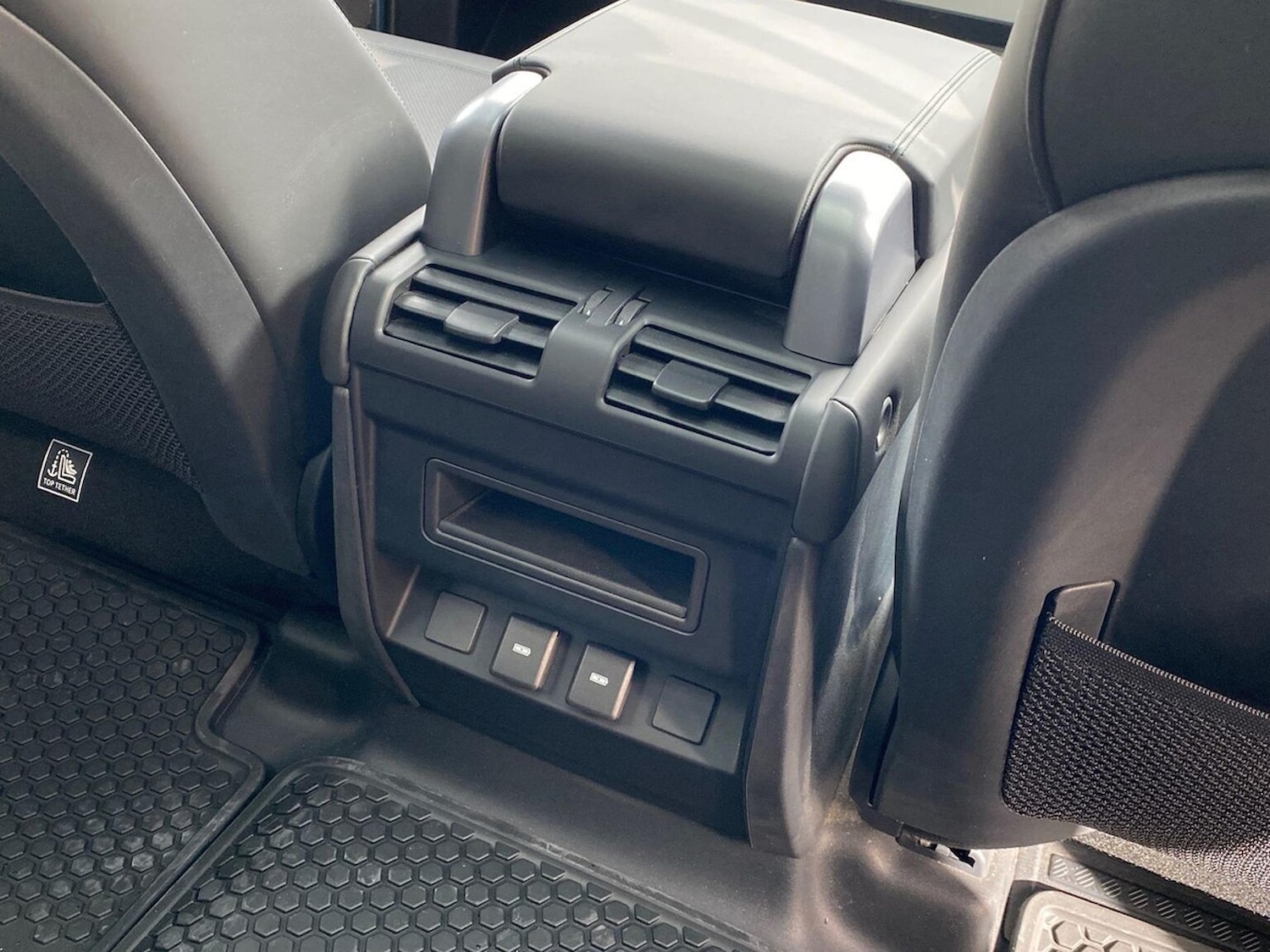 Used Land Rover Defender 2023 for sale - 76392447: Photo 18