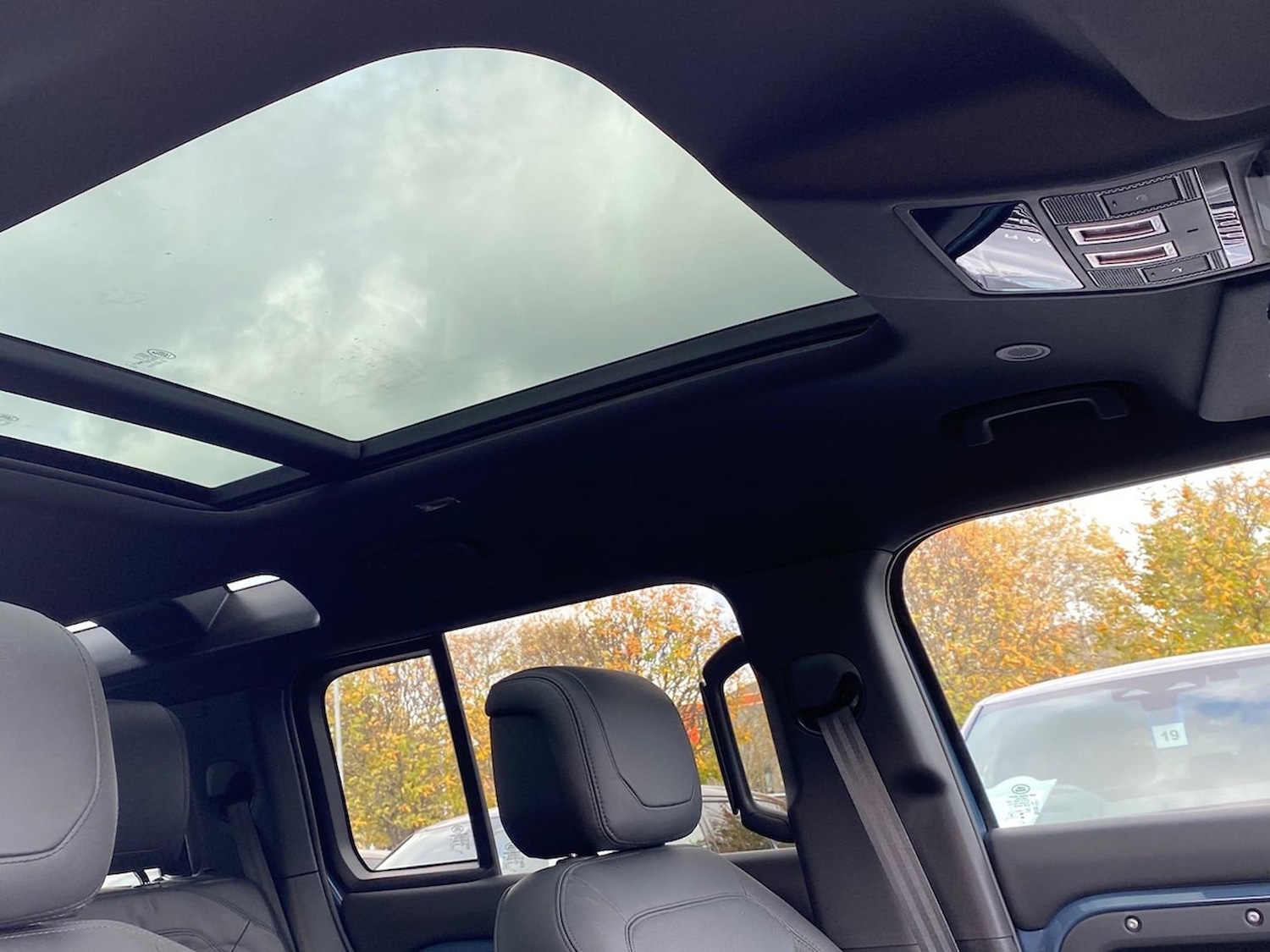 Used Land Rover Defender 2023 for sale - 76392447: Photo 21