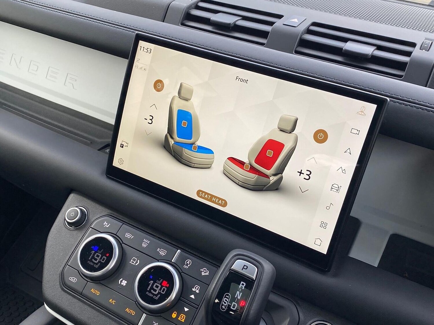 Used Land Rover Defender 2023 for sale - 76392447: Photo 22