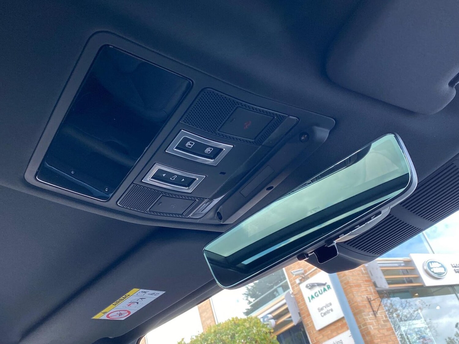 Used Land Rover Defender 2023 for sale - 76392447: Photo 23