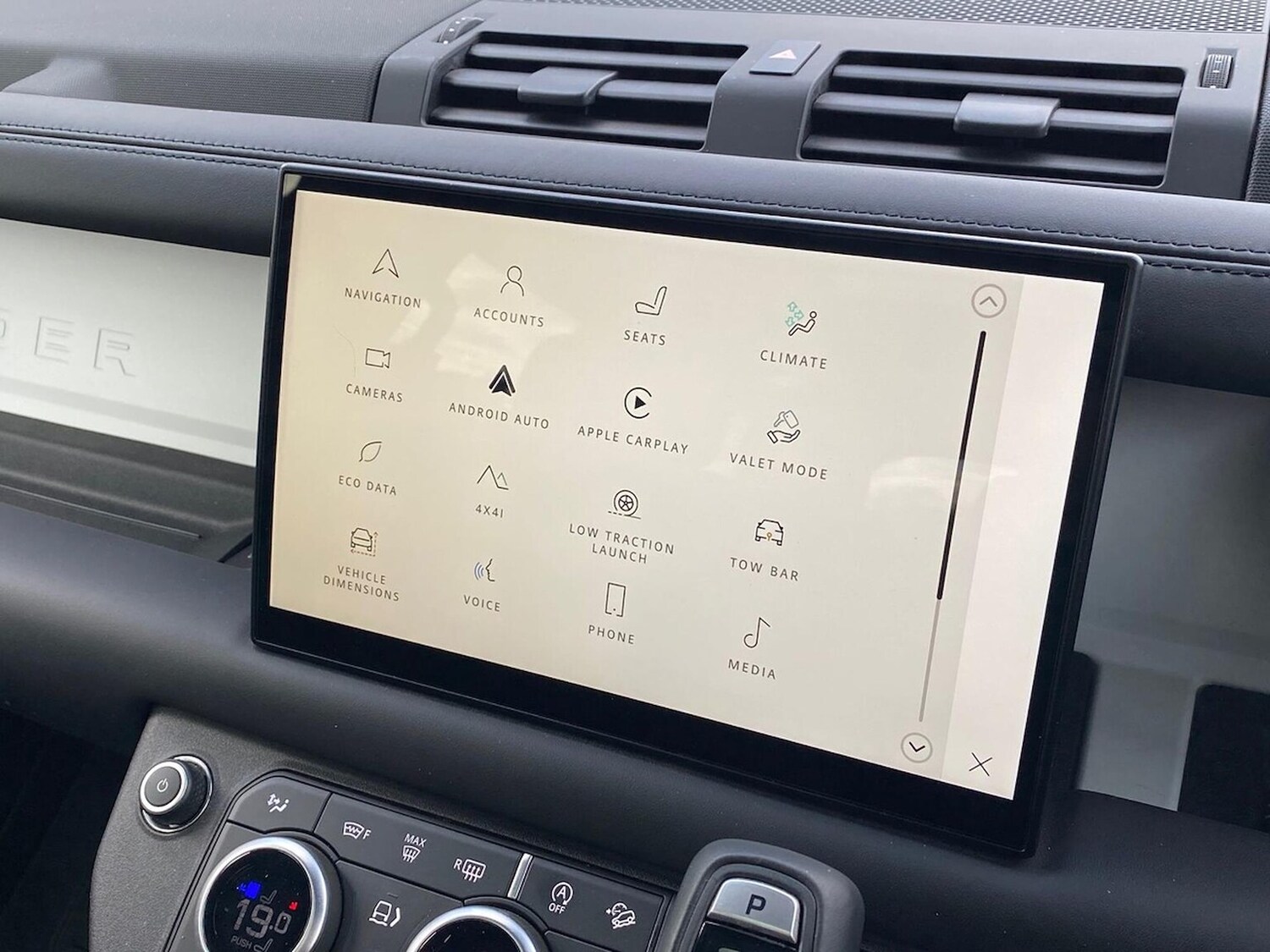 Used Land Rover Defender 2023 for sale - 76392447: Photo 37