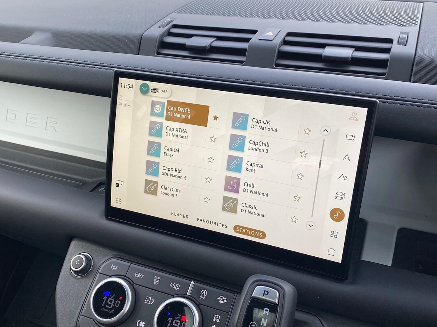 Used Land Rover Defender 2023 for sale - 76392447: Photo 38