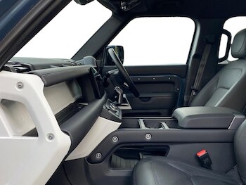 Used Land Rover Defender 2023 for sale - 76392447: Photo