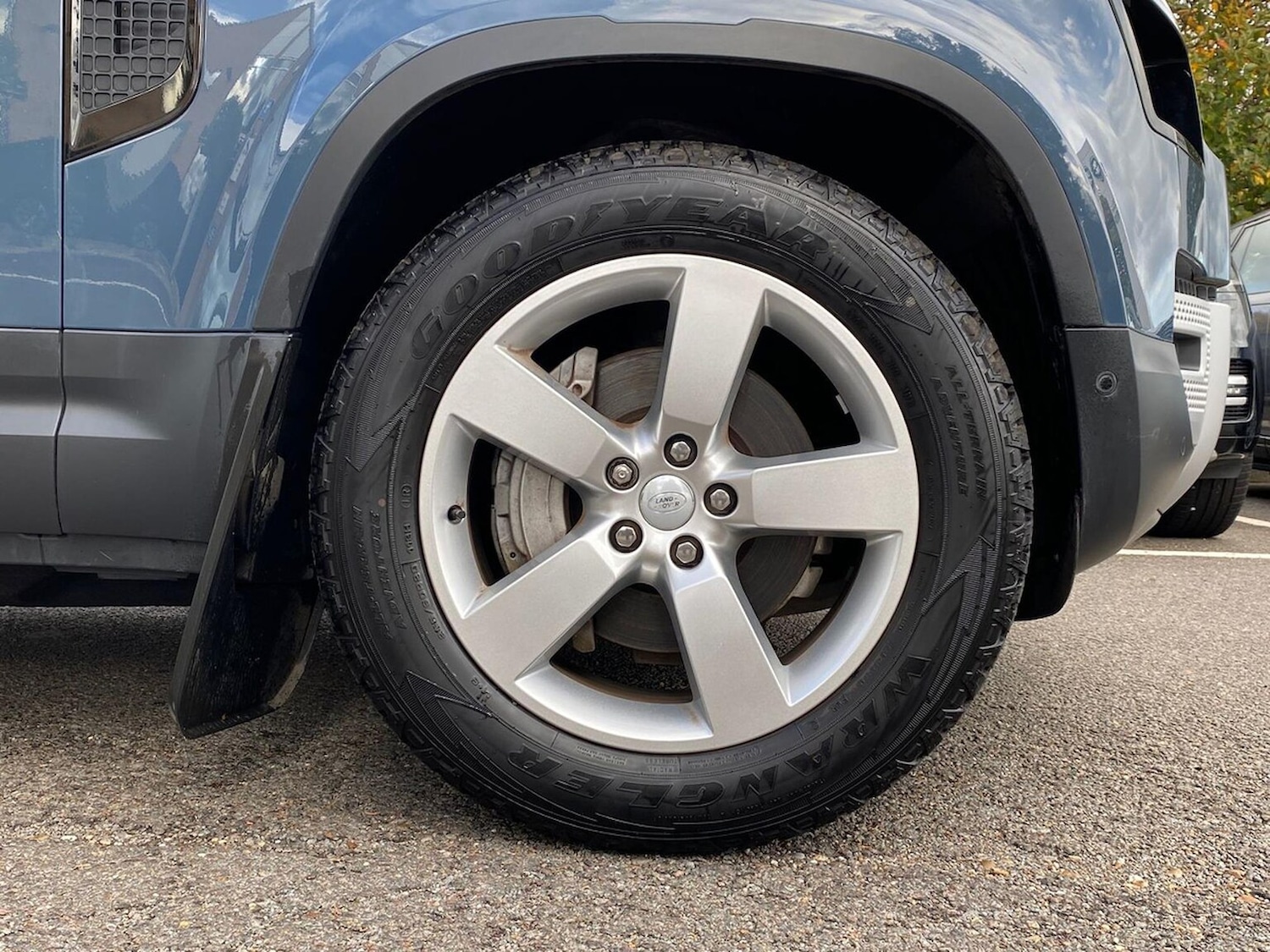 Used Land Rover Defender 2023 for sale - 76392447: Photo 8