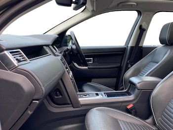 Used Land Rover Discovery Sport 2018 for sale - 76243906: Photo