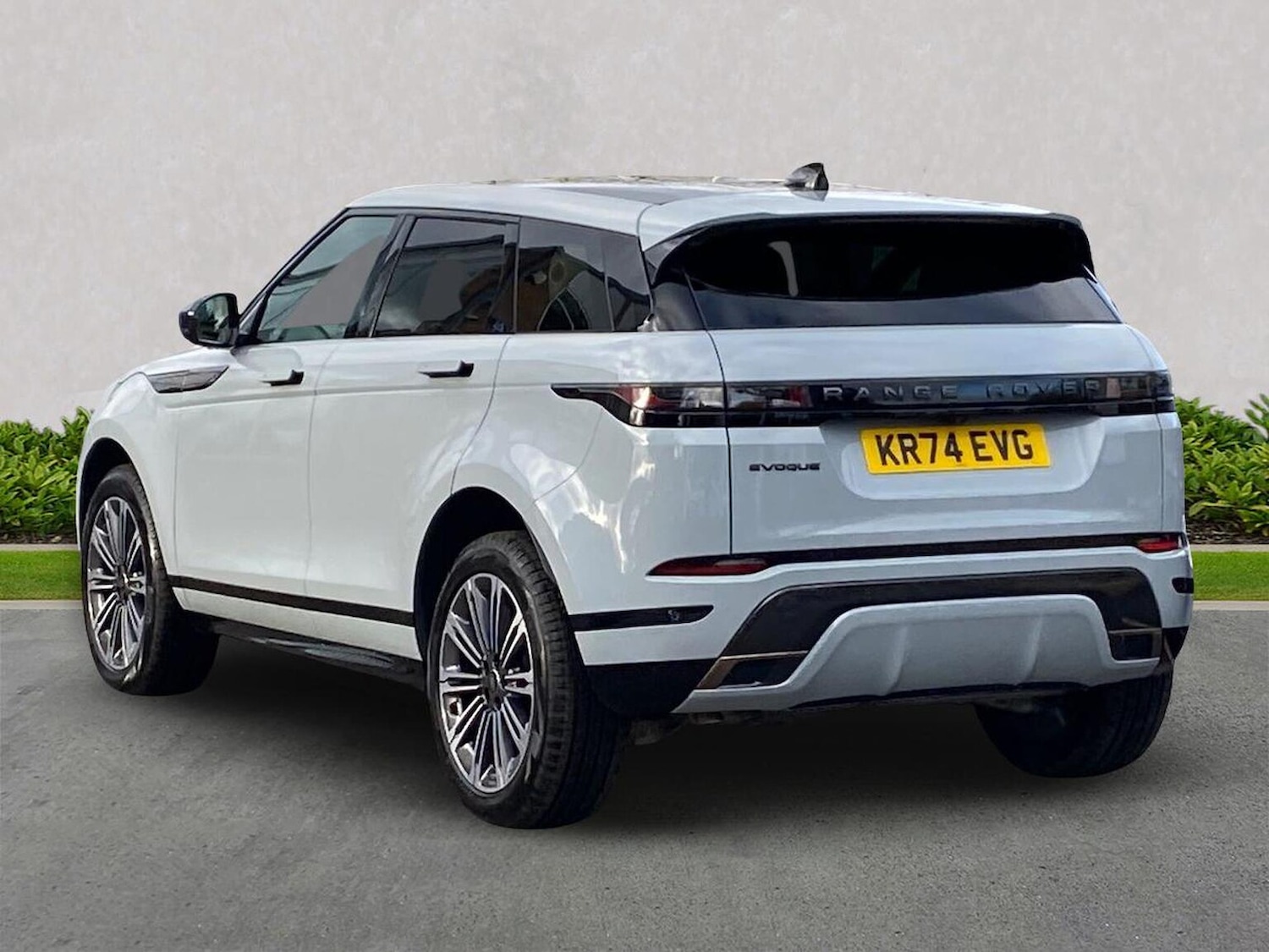Used Land Rover Range Rover Evoque 2024 for sale - 77896303: Photo 2