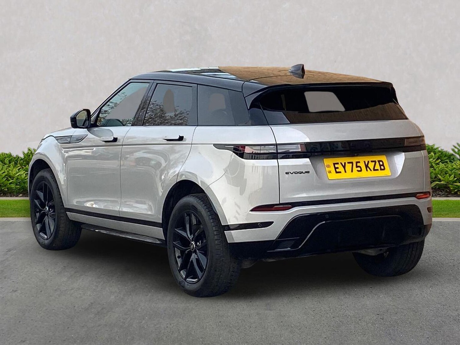 Used Land Rover Range Rover Evoque 2025 for sale - 78213690: Photo 2