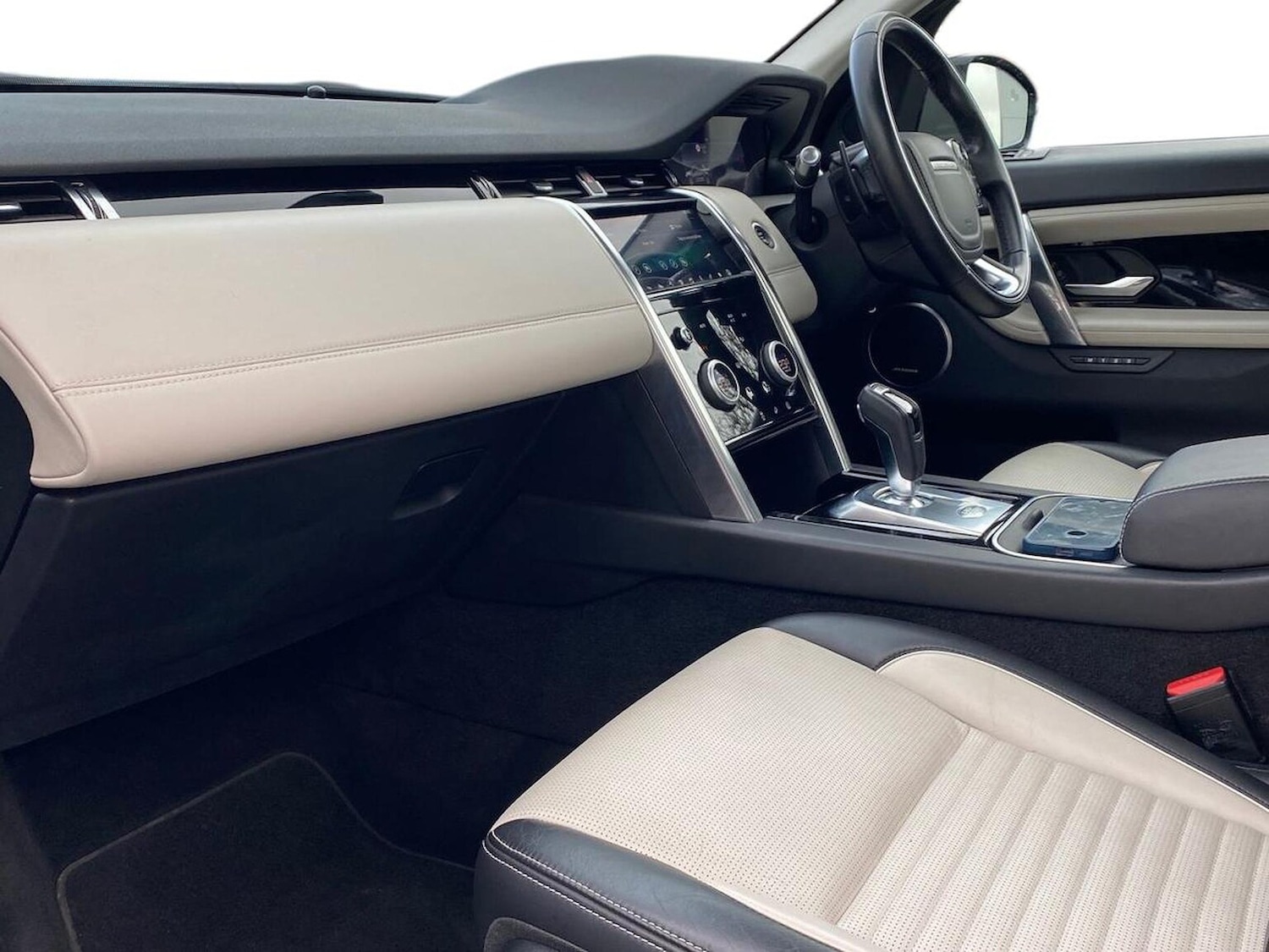 Used Land Rover Discovery Sport 2020 for sale - 76785184: Photo 3