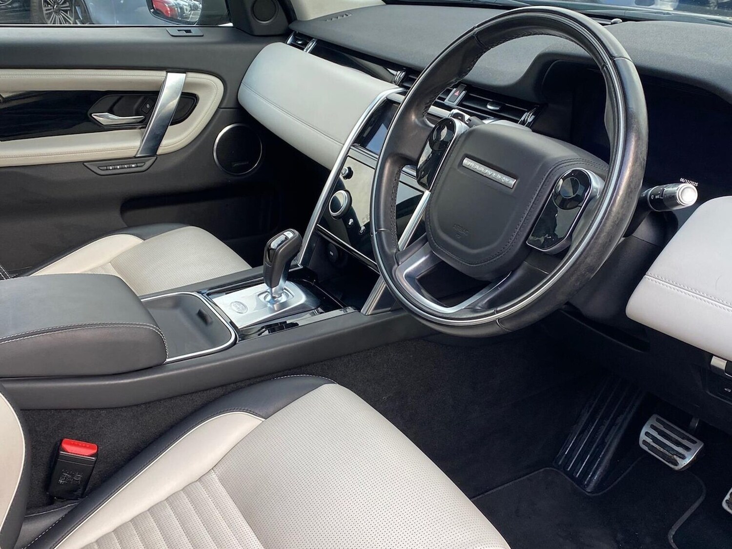 Used Land Rover Discovery Sport 2020 for sale - 76785184: Photo 32