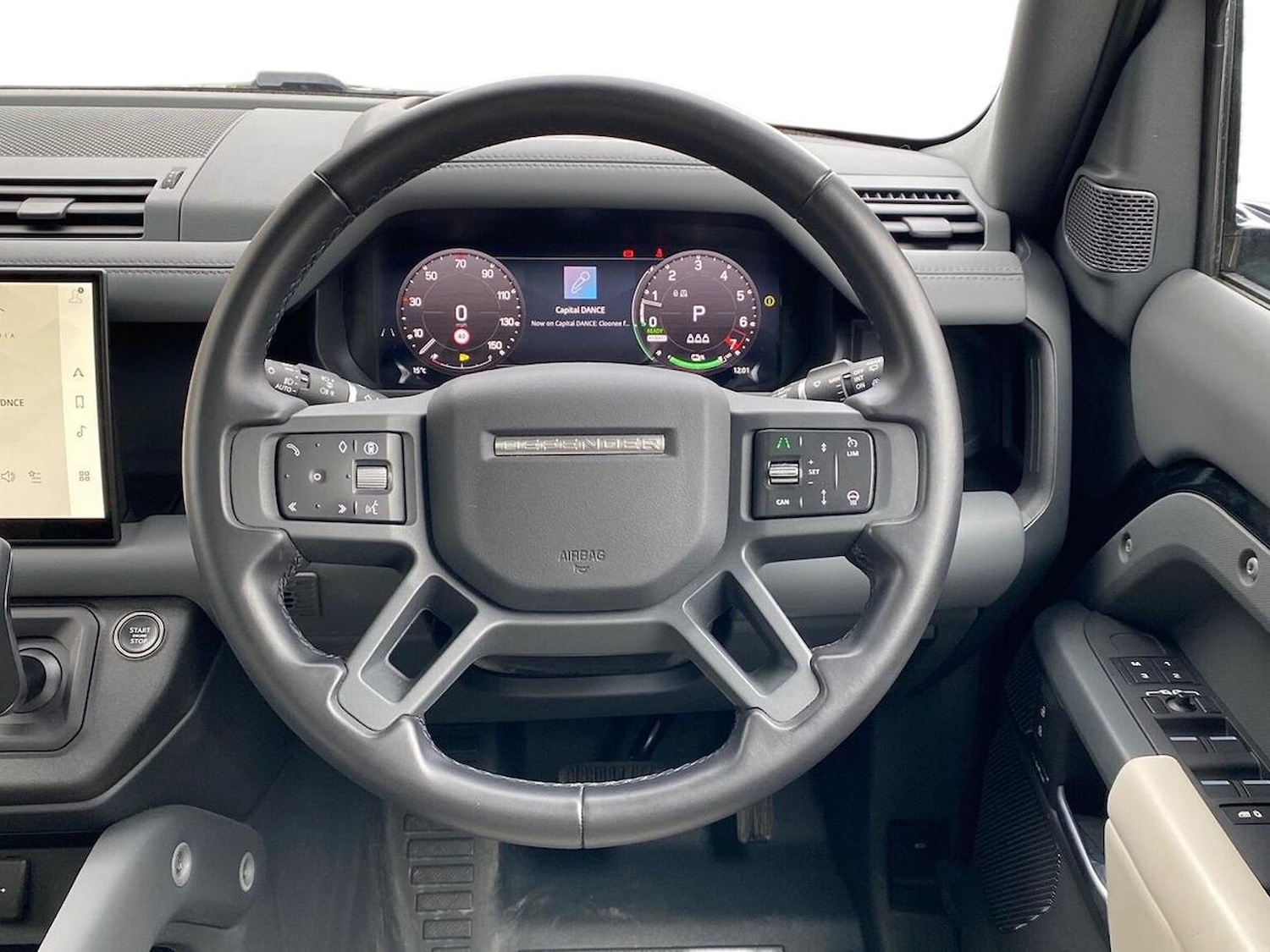 Used Land Rover Defender 2023 for sale - 76478195: Photo 15