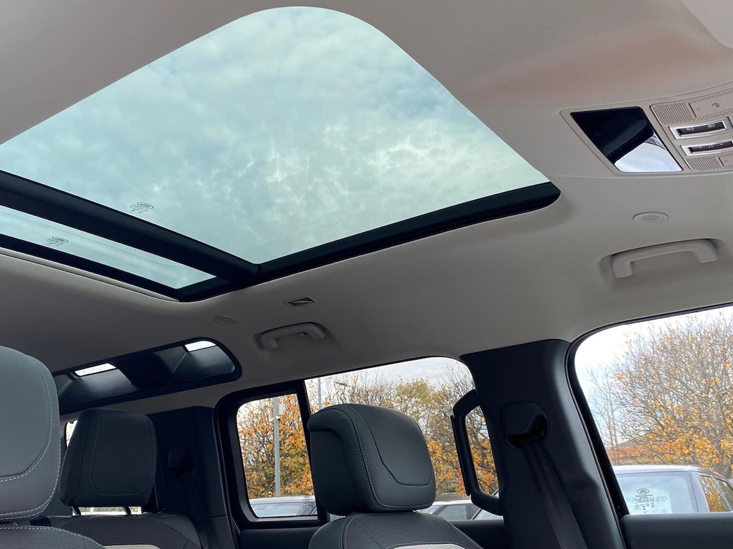 Used Land Rover Defender 2023 for sale - 76478195: Photo 21