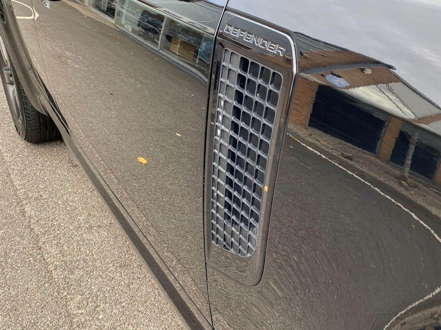 Used Land Rover Defender 2023 for sale - 76478195: Photo 32