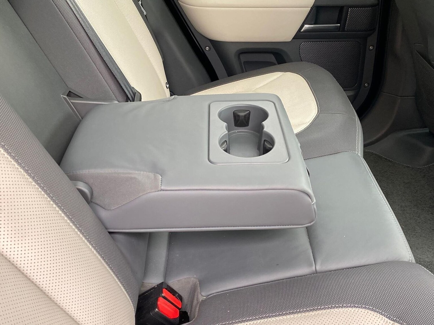 Used Land Rover Defender 2023 for sale - 76478195: Photo 35