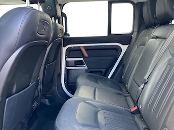 Used Land Rover Defender 2020 for sale - 75575555: Photo