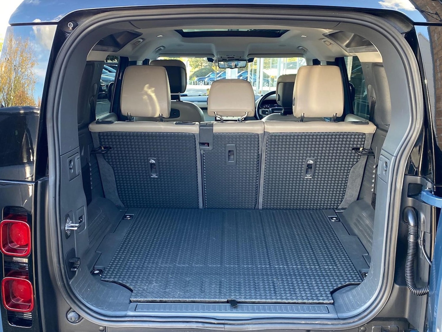 Used Land Rover Defender 2020 for sale - 76347041: Photo 10