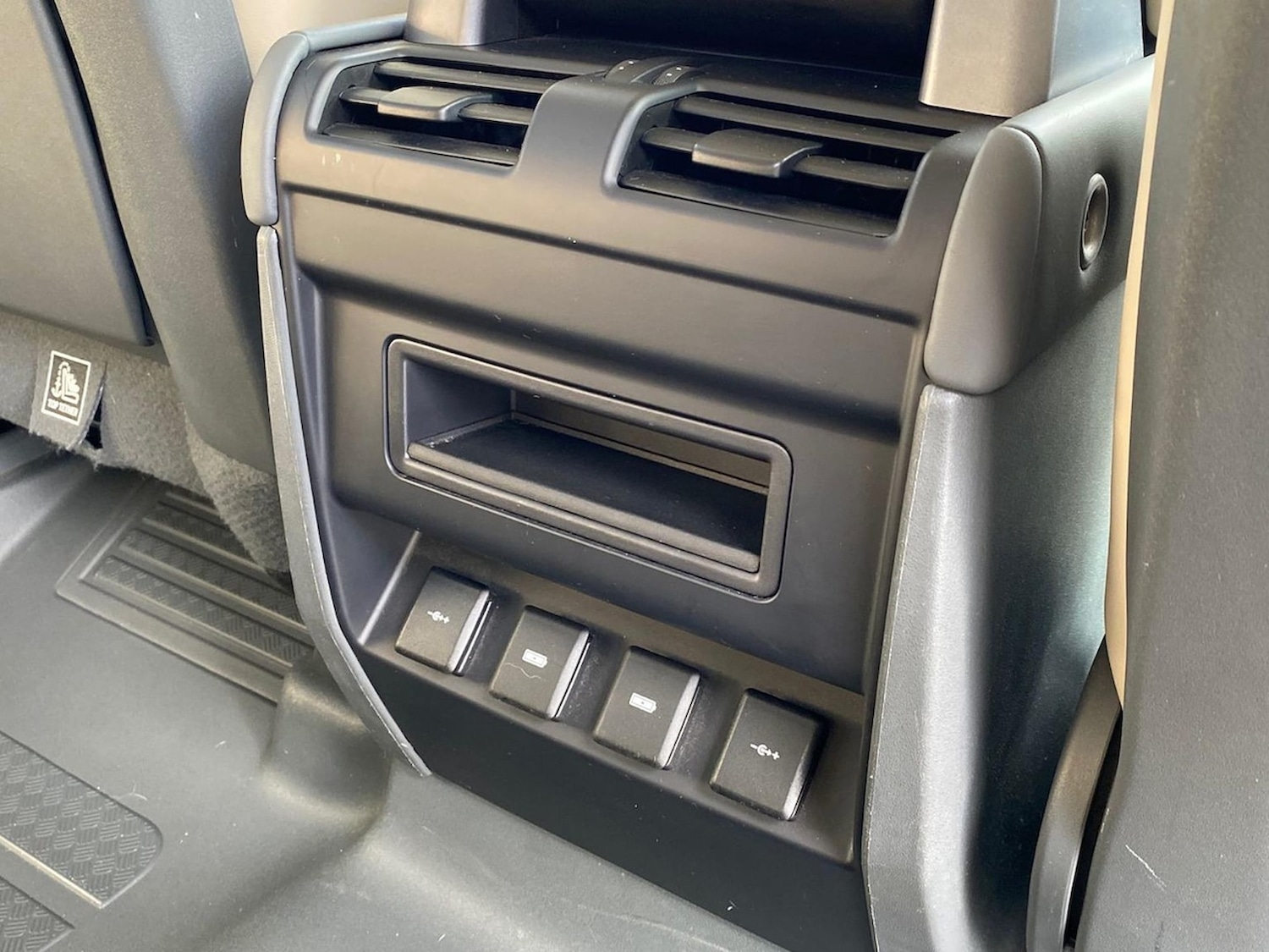 Used Land Rover Defender 2020 for sale - 76347041: Photo 18
