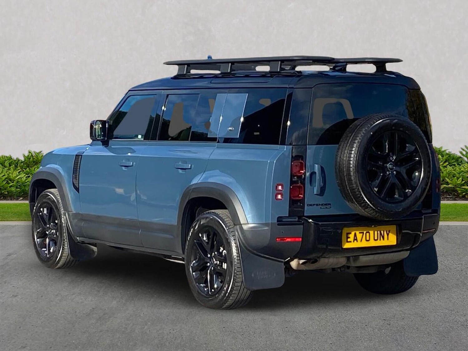 Used Land Rover Defender 2020 for sale - 76347041: Photo 2