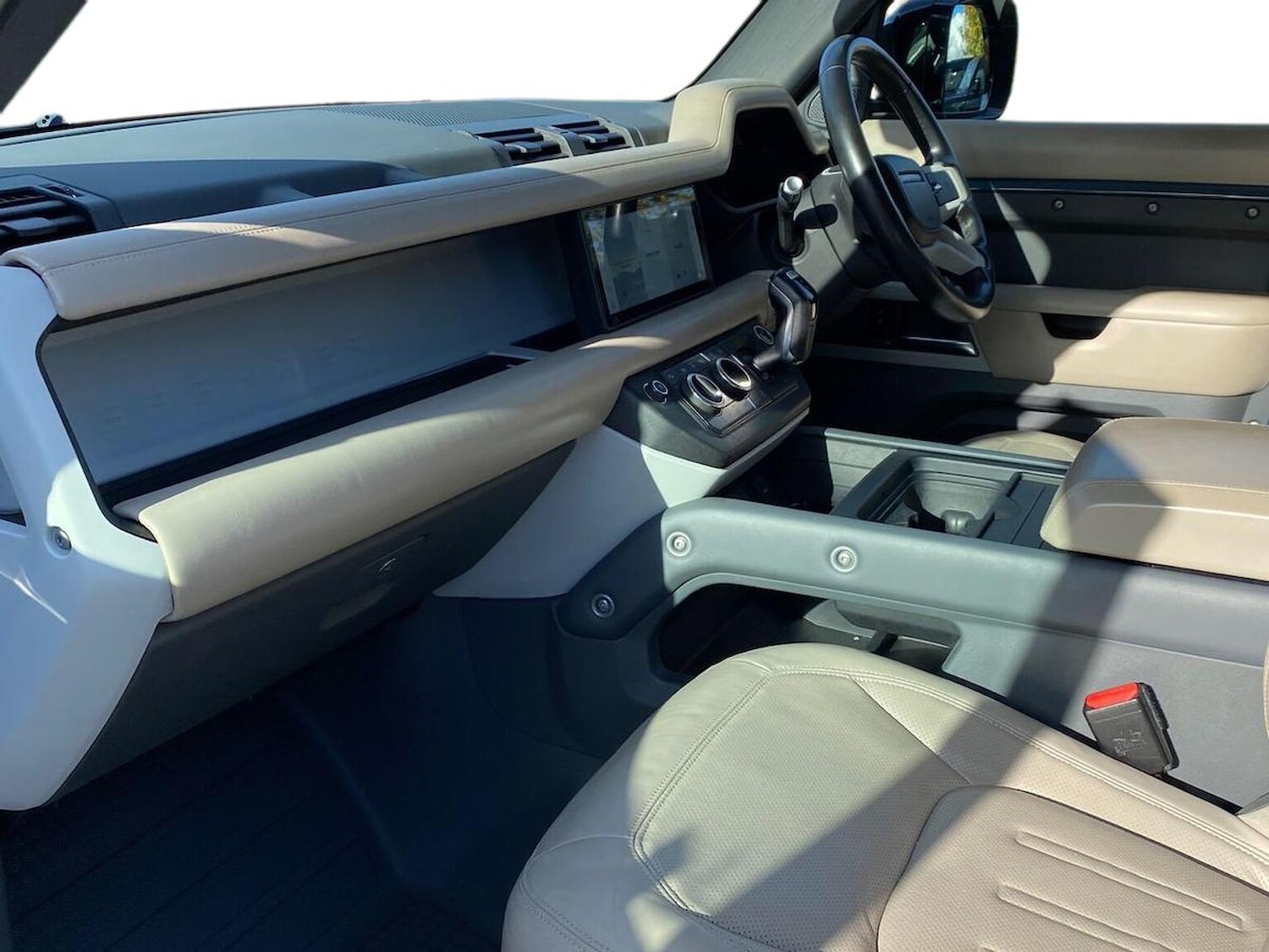 Used Land Rover Defender 2020 for sale - 76347041: Photo 3