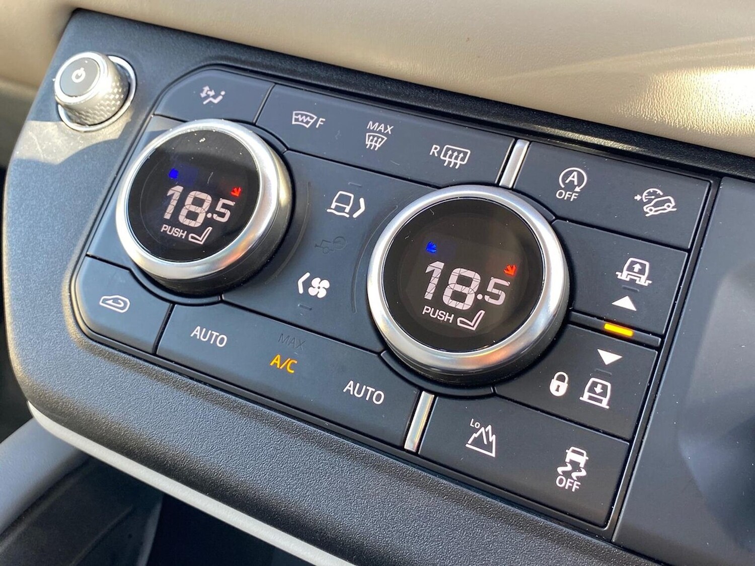 Used Land Rover Defender 2020 for sale - 76347041: Photo 35