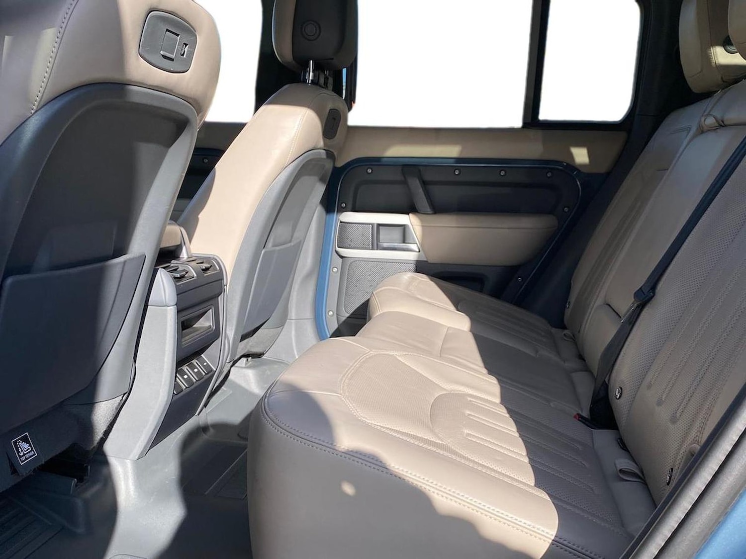 Used Land Rover Defender 2020 for sale - 76347041: Photo 4