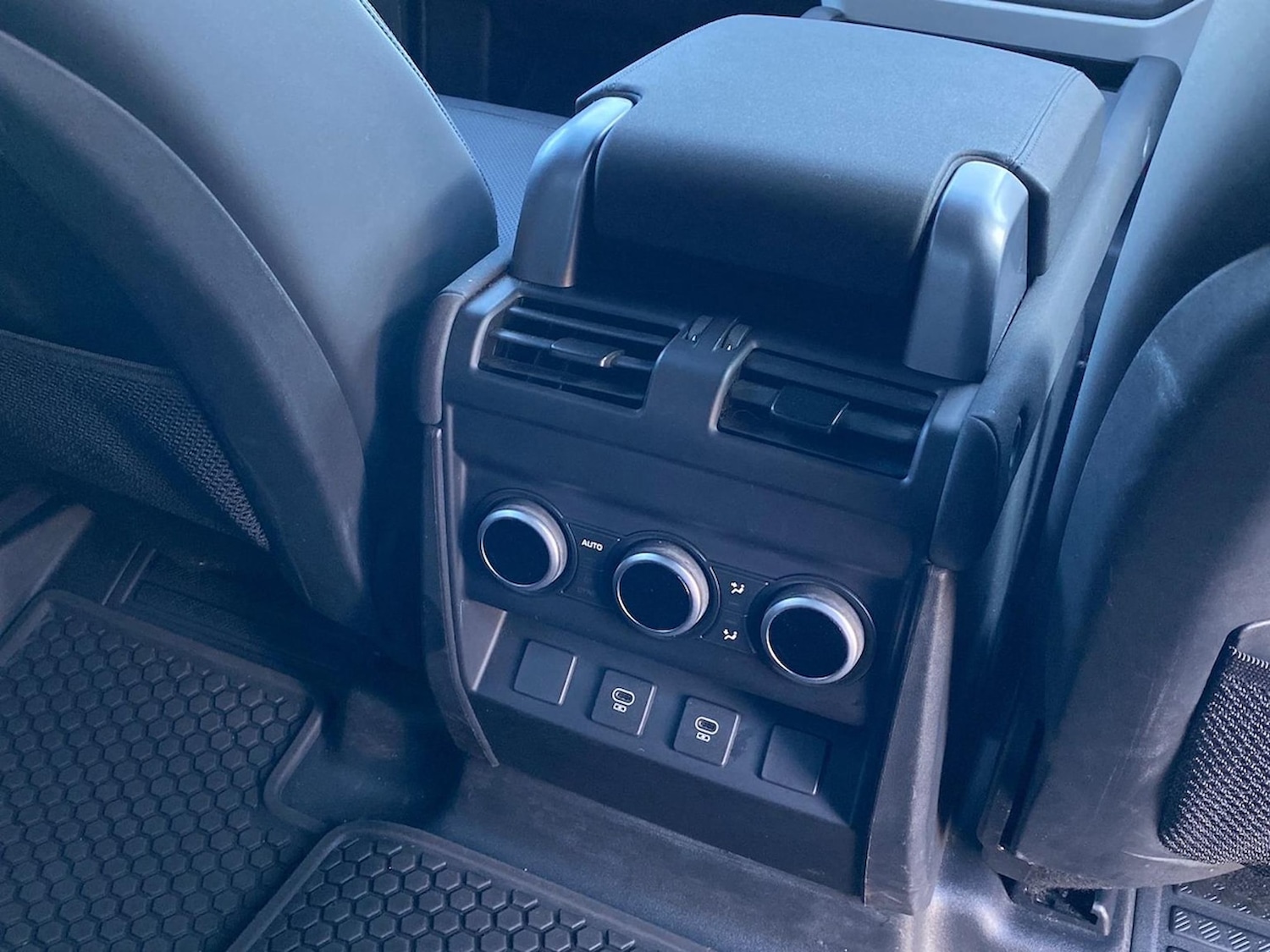 Used Land Rover Defender 2022 for sale - 76707528: Photo 18