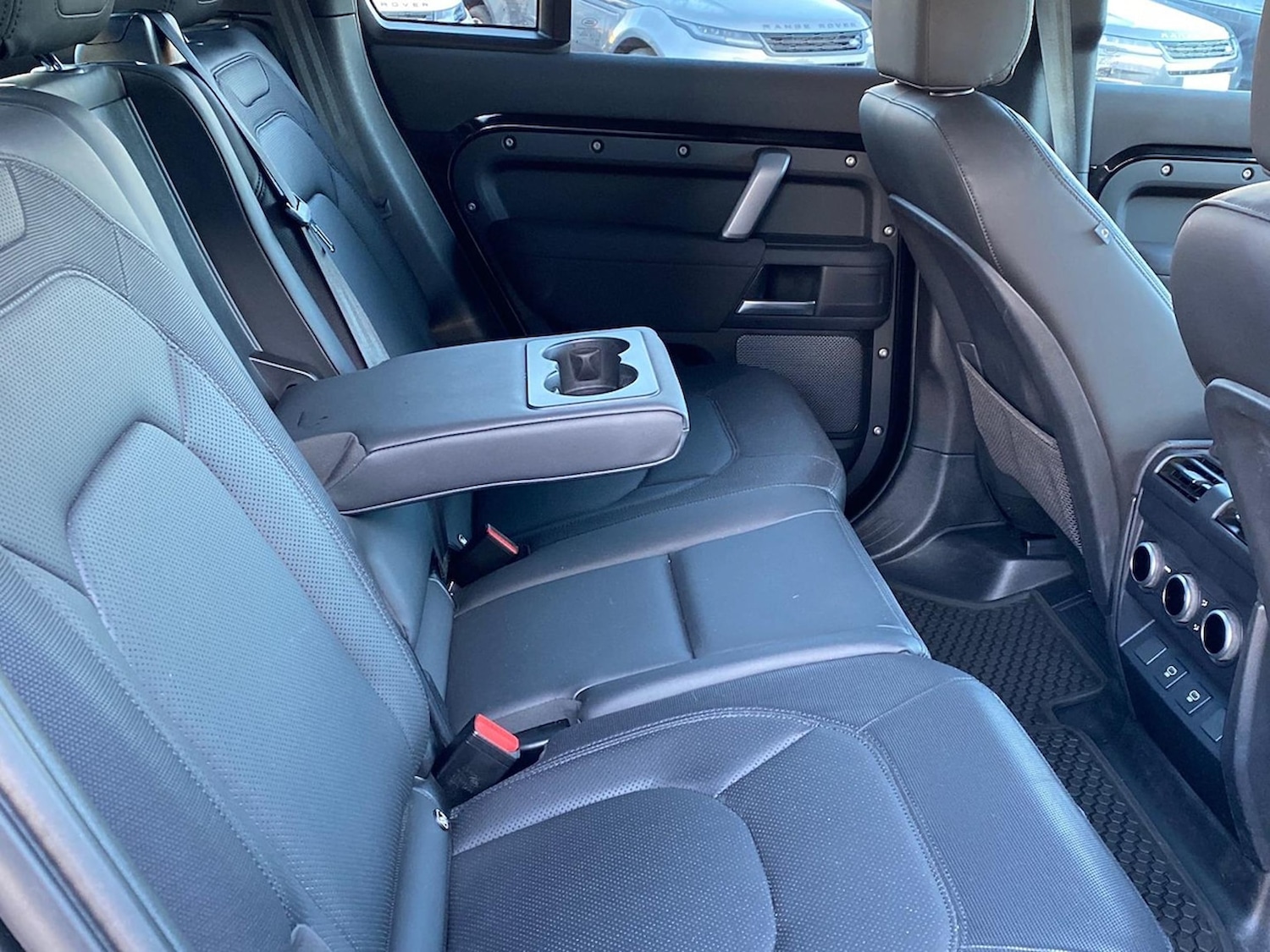 Used Land Rover Defender 2022 for sale - 76707528: Photo 37