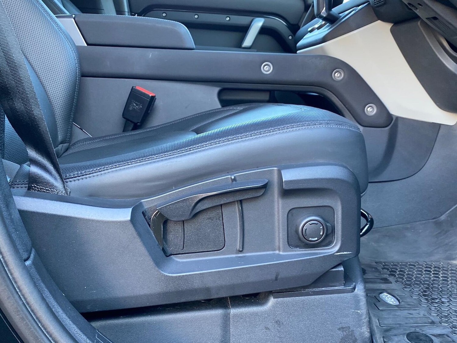 Used Land Rover Defender 2022 for sale - 76707528: Photo 39