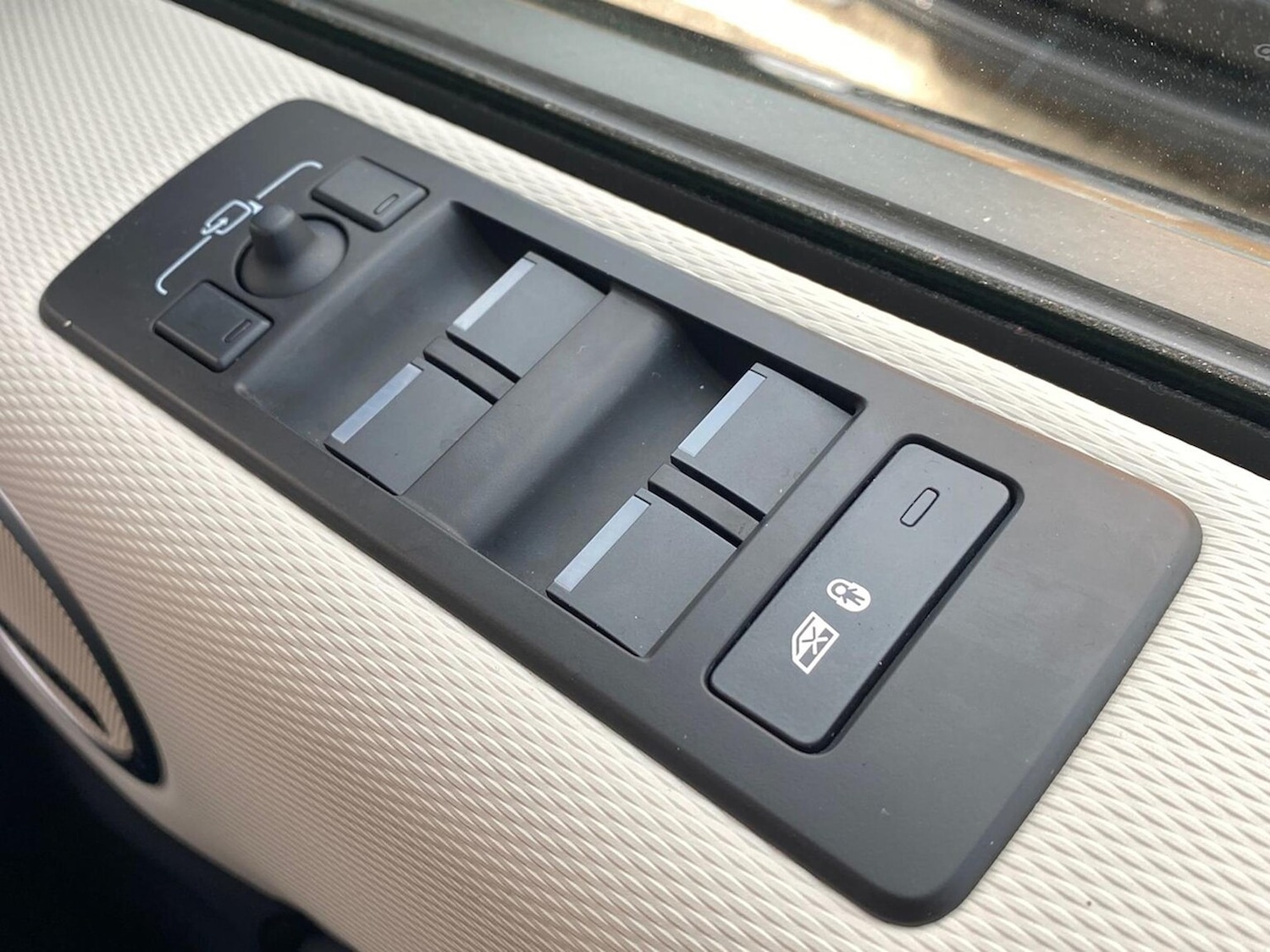 Used Land Rover Discovery 2025 for sale - 77973949: Photo 25