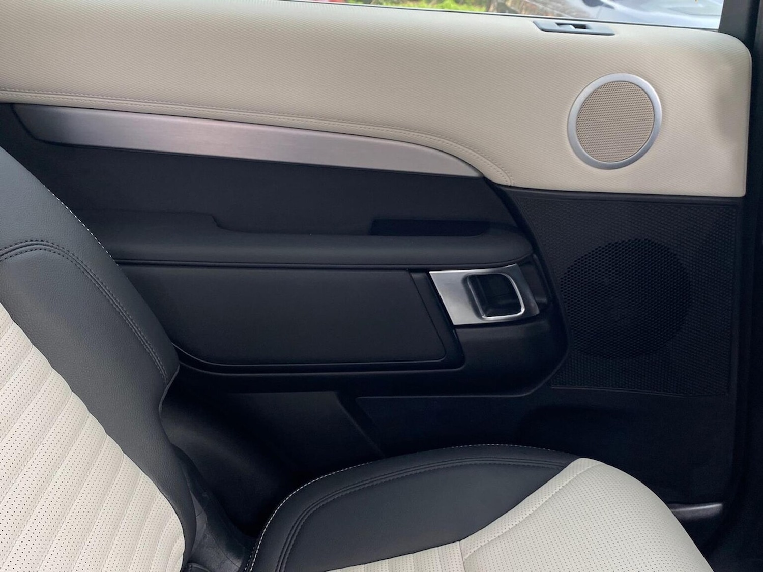 Used Land Rover Discovery 2025 for sale - 77973949: Photo 34