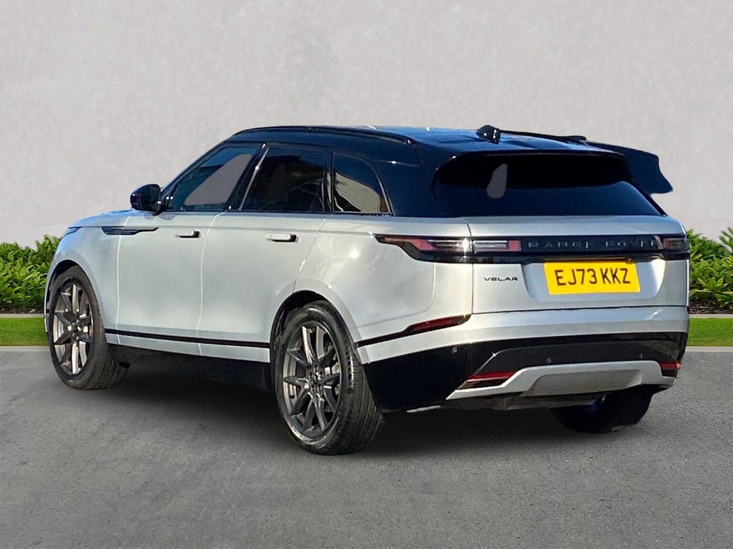 Used Land Rover Range Rover Velar 2023 for sale - 76643626: Photo 2