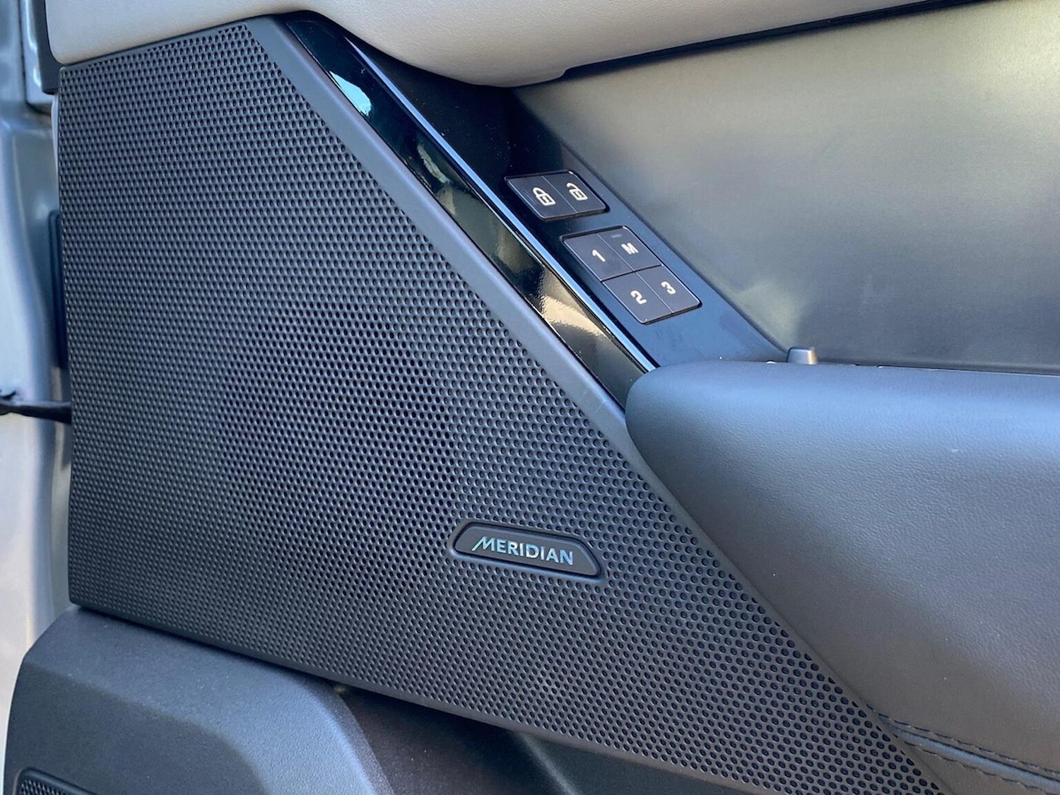 Used Land Rover Range Rover Velar 2023 for sale - 76643626: Photo 24