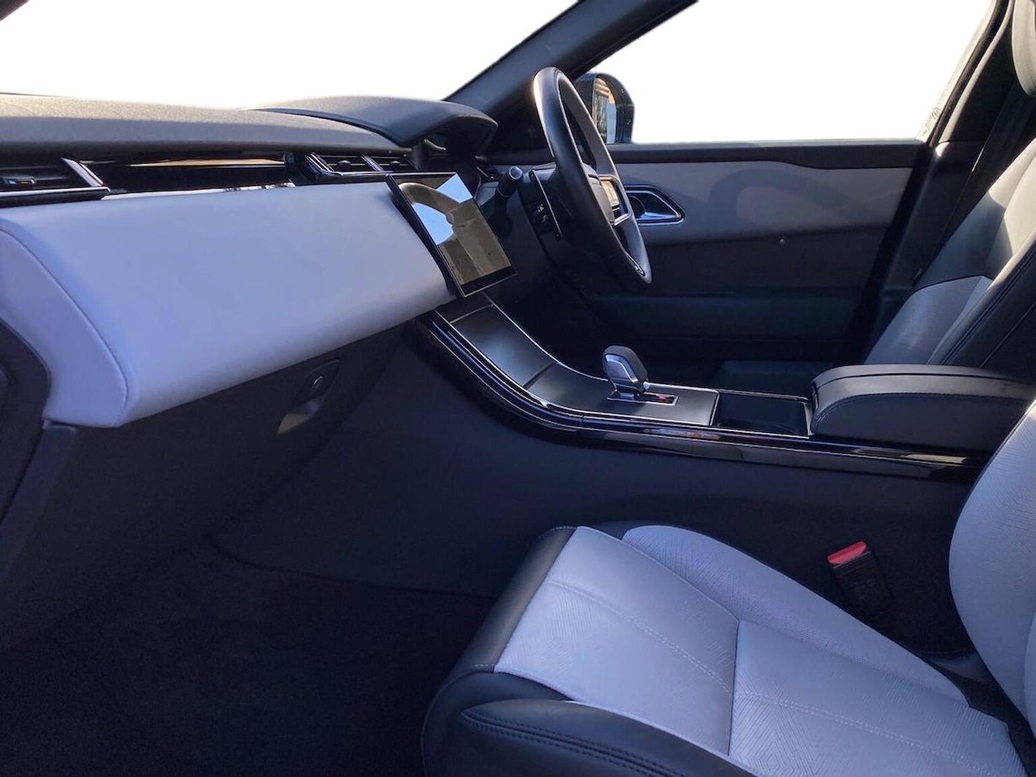 Used Land Rover Range Rover Velar 2023 for sale - 76643626: Photo 3