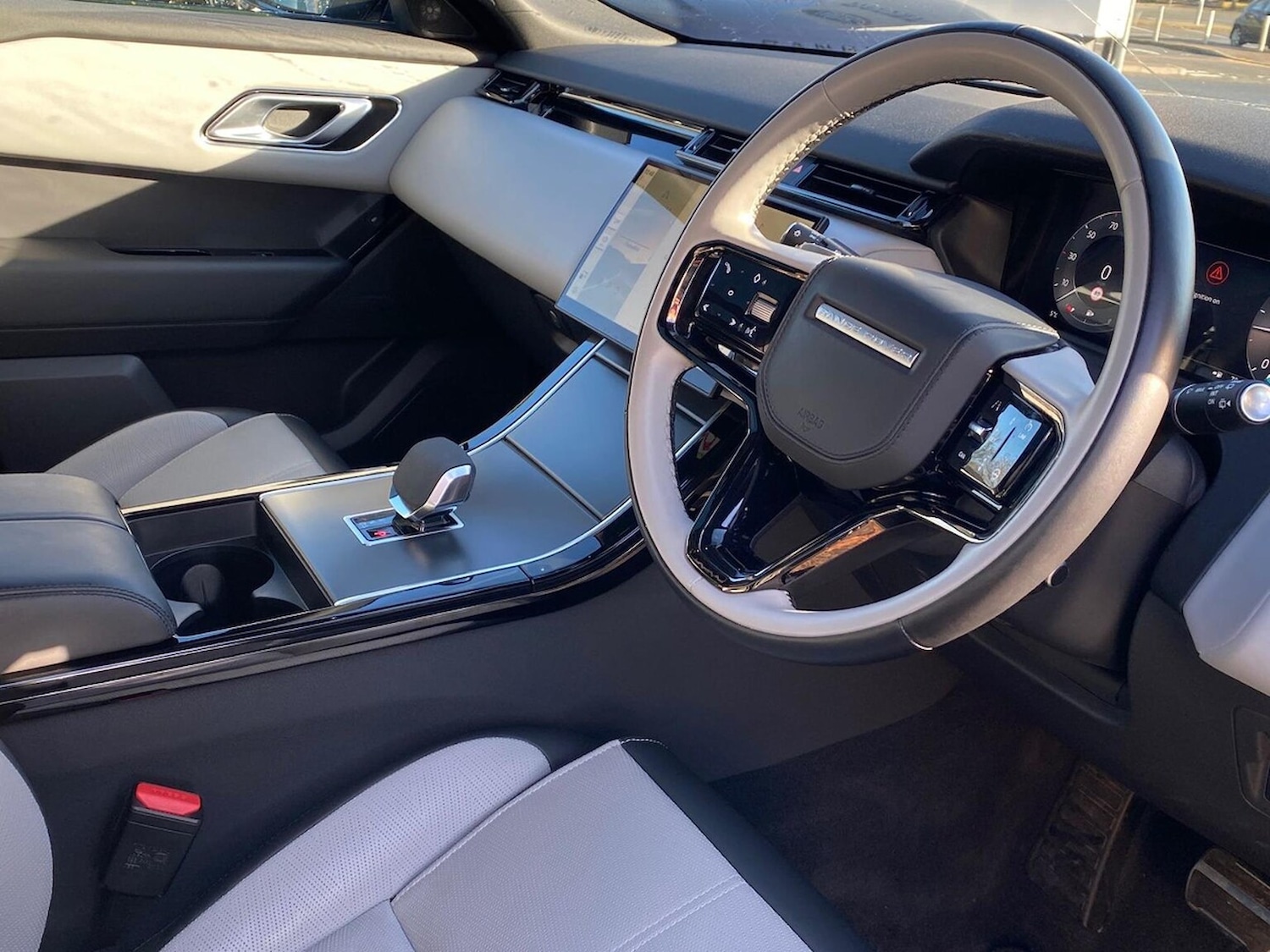 Used Land Rover Range Rover Velar 2023 for sale - 76643626: Photo 32