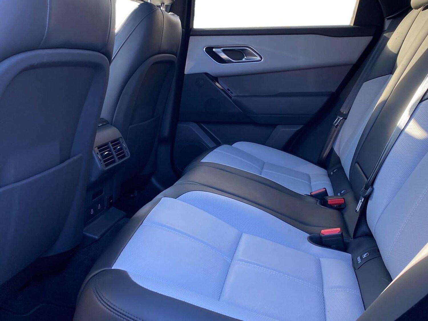 Used Land Rover Range Rover Velar 2023 for sale - 76643626: Photo 4