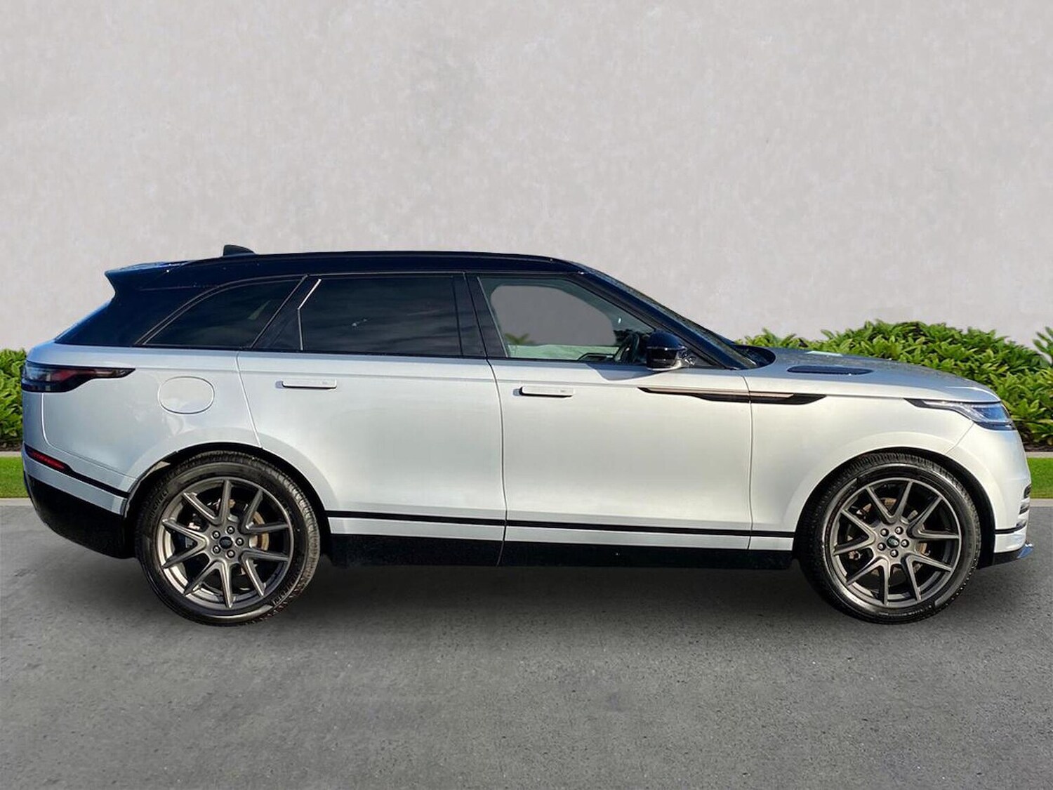 Used Land Rover Range Rover Velar 2023 for sale - 76643626: Photo 5