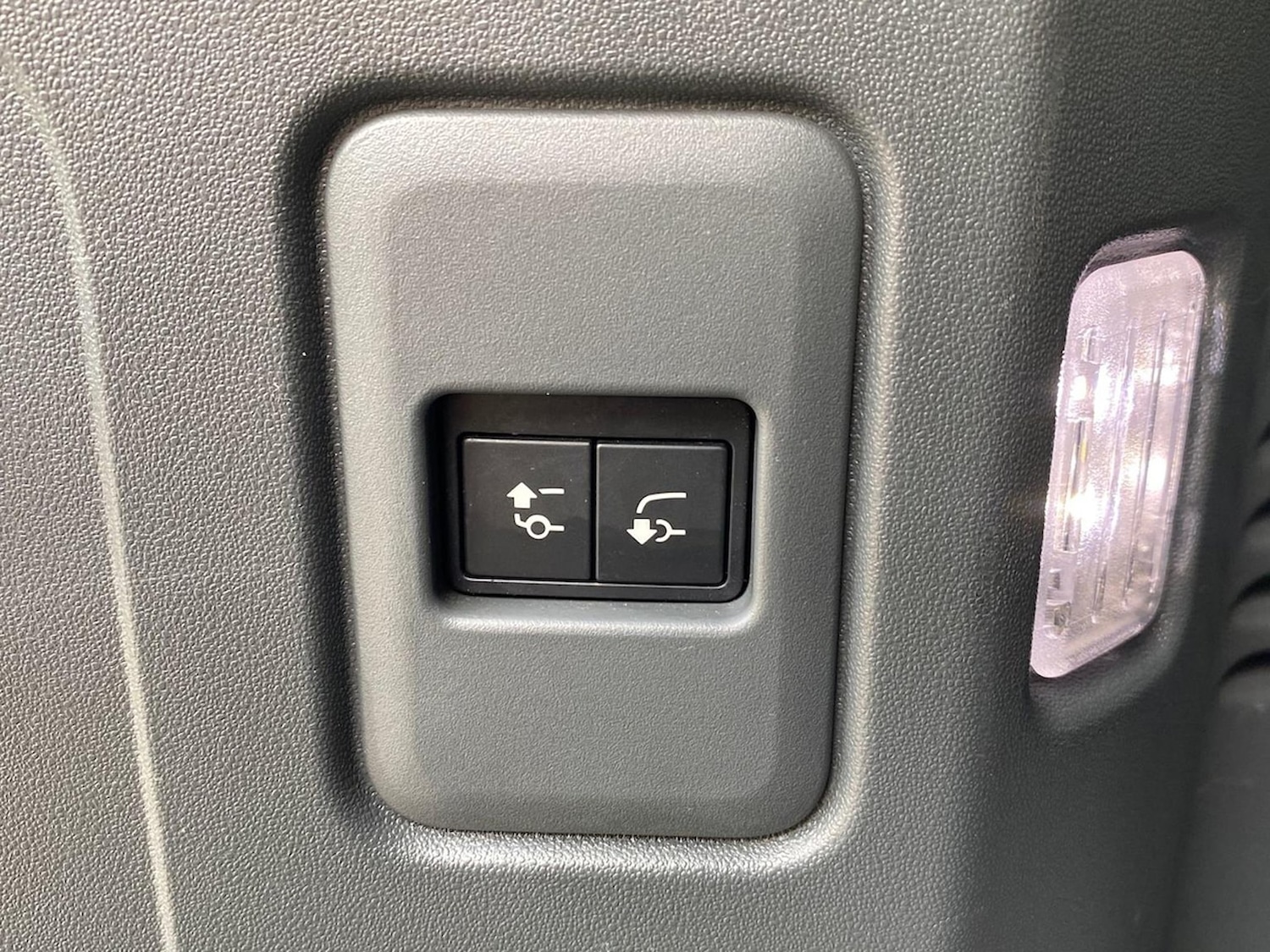 Used Land Rover Defender 2023 for sale - 78193561: Photo 28