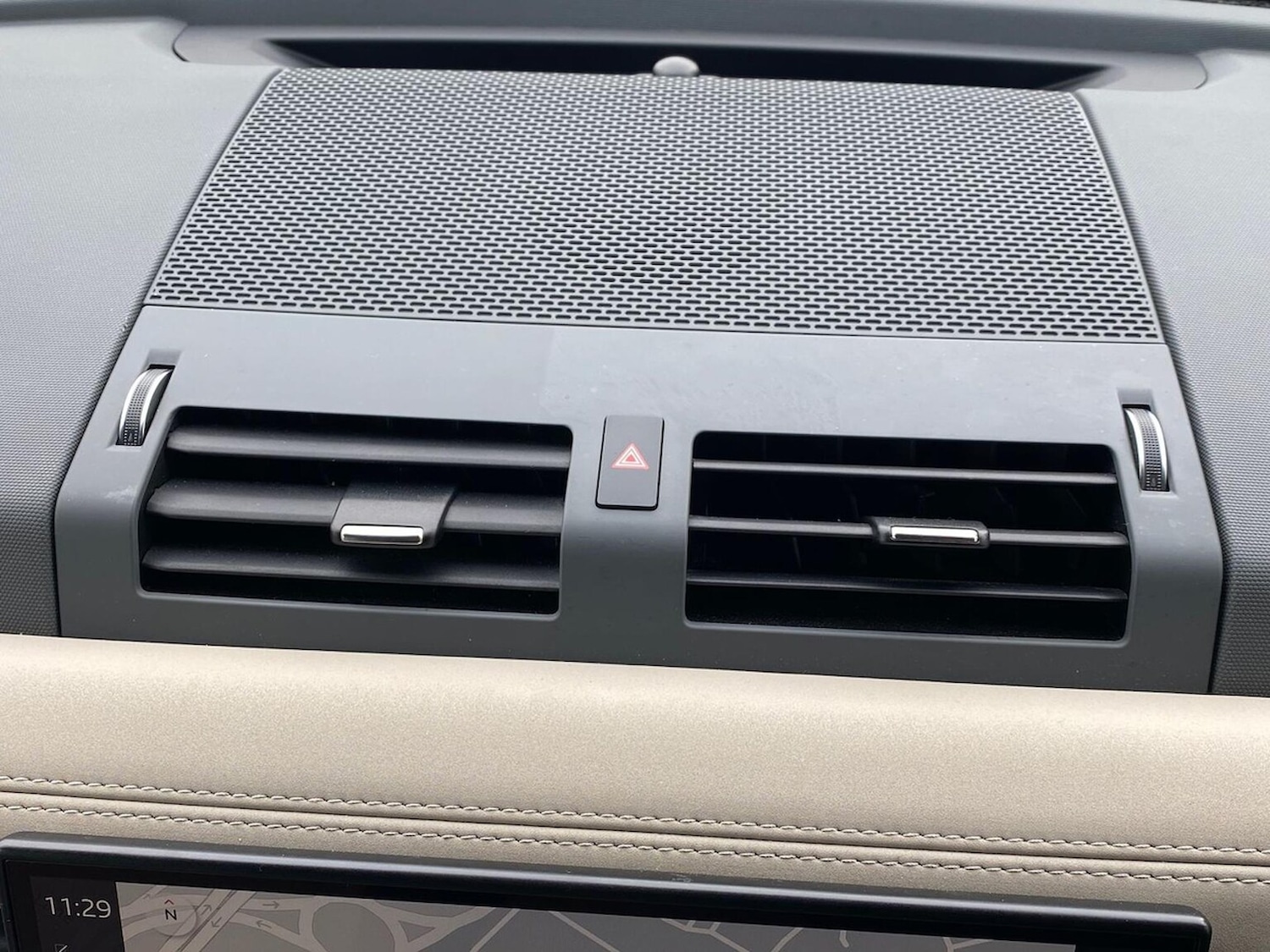 Used Land Rover Defender 2023 for sale - 78193561: Photo 40