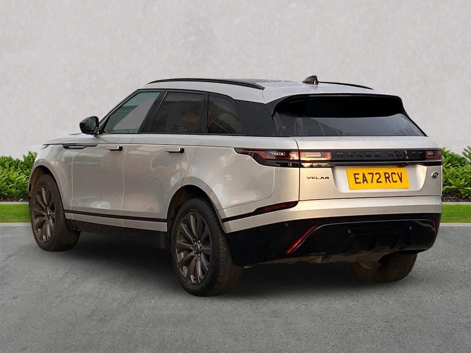 Used Land Rover Range Rover Velar 2023 for sale - 77489988: Photo 2