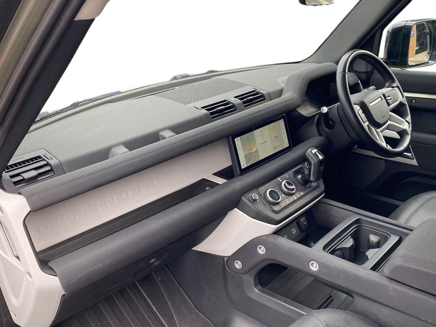 Used Land Rover Defender 2023 for sale - 78210208: Photo 11