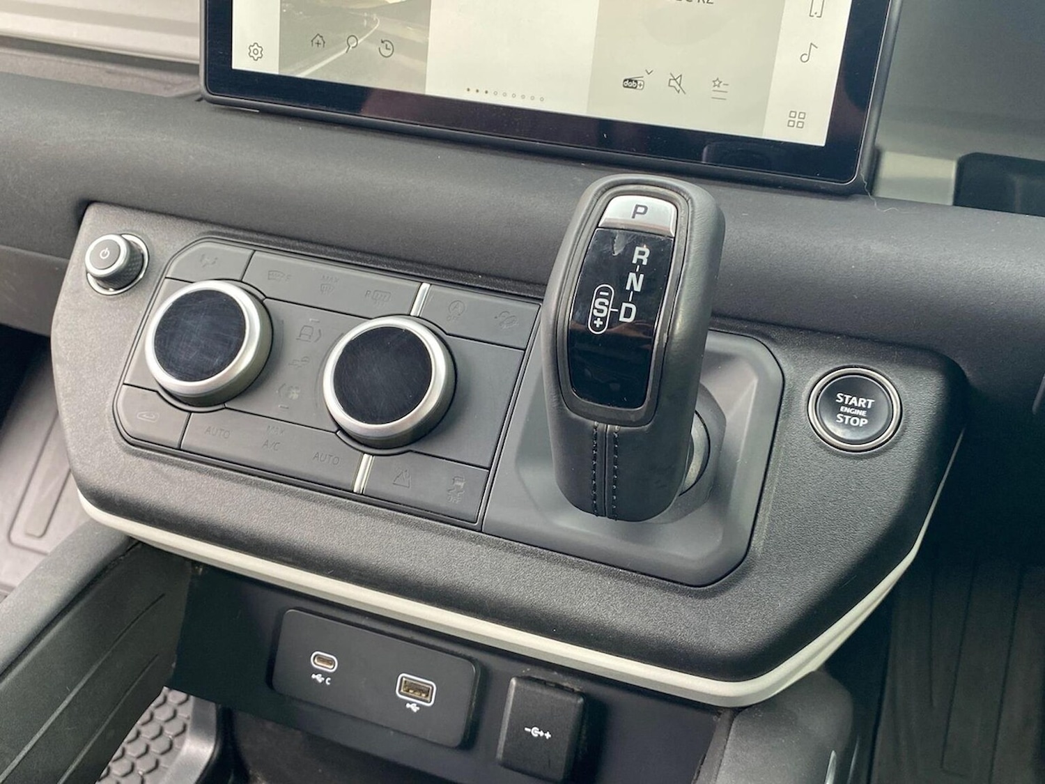 Used Land Rover Defender 2023 for sale - 78210208: Photo 15