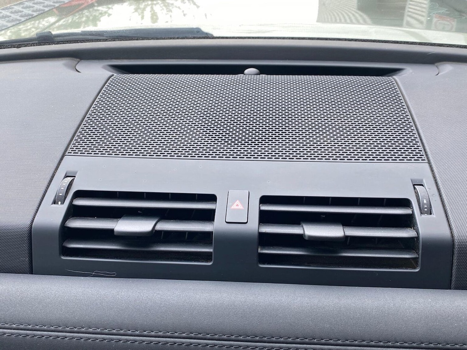 Used Land Rover Defender 2023 for sale - 78210208: Photo 20