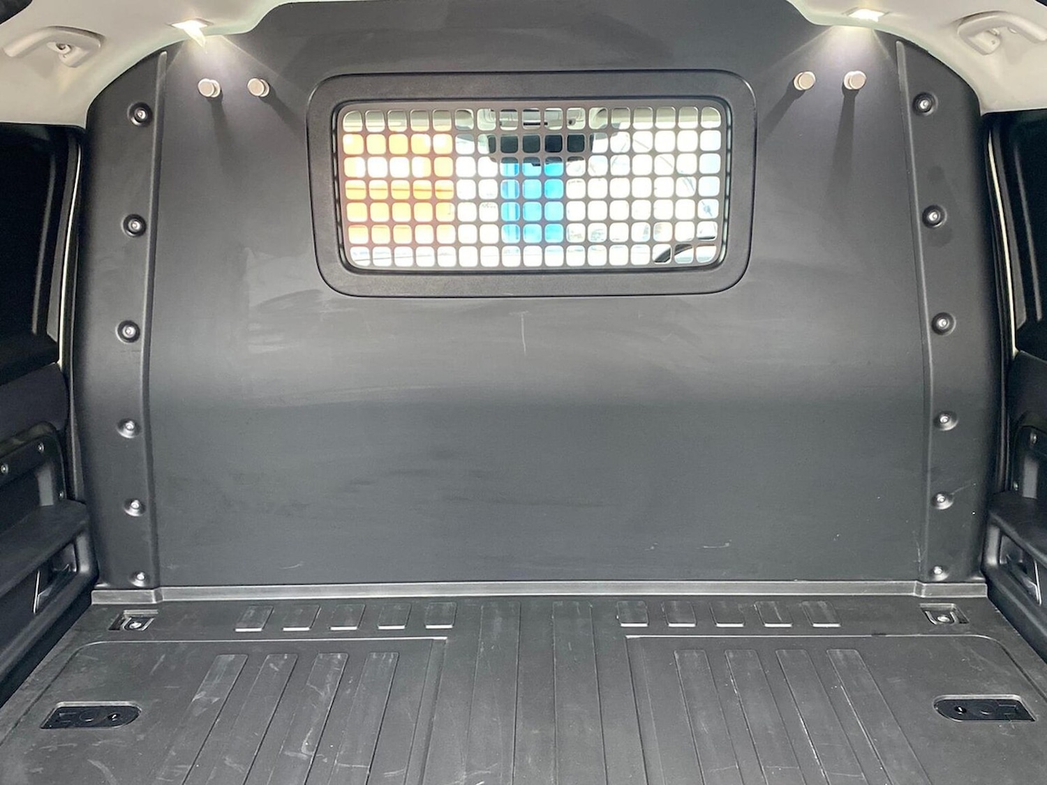 Used Land Rover Defender 2023 for sale - 78210208: Photo 31