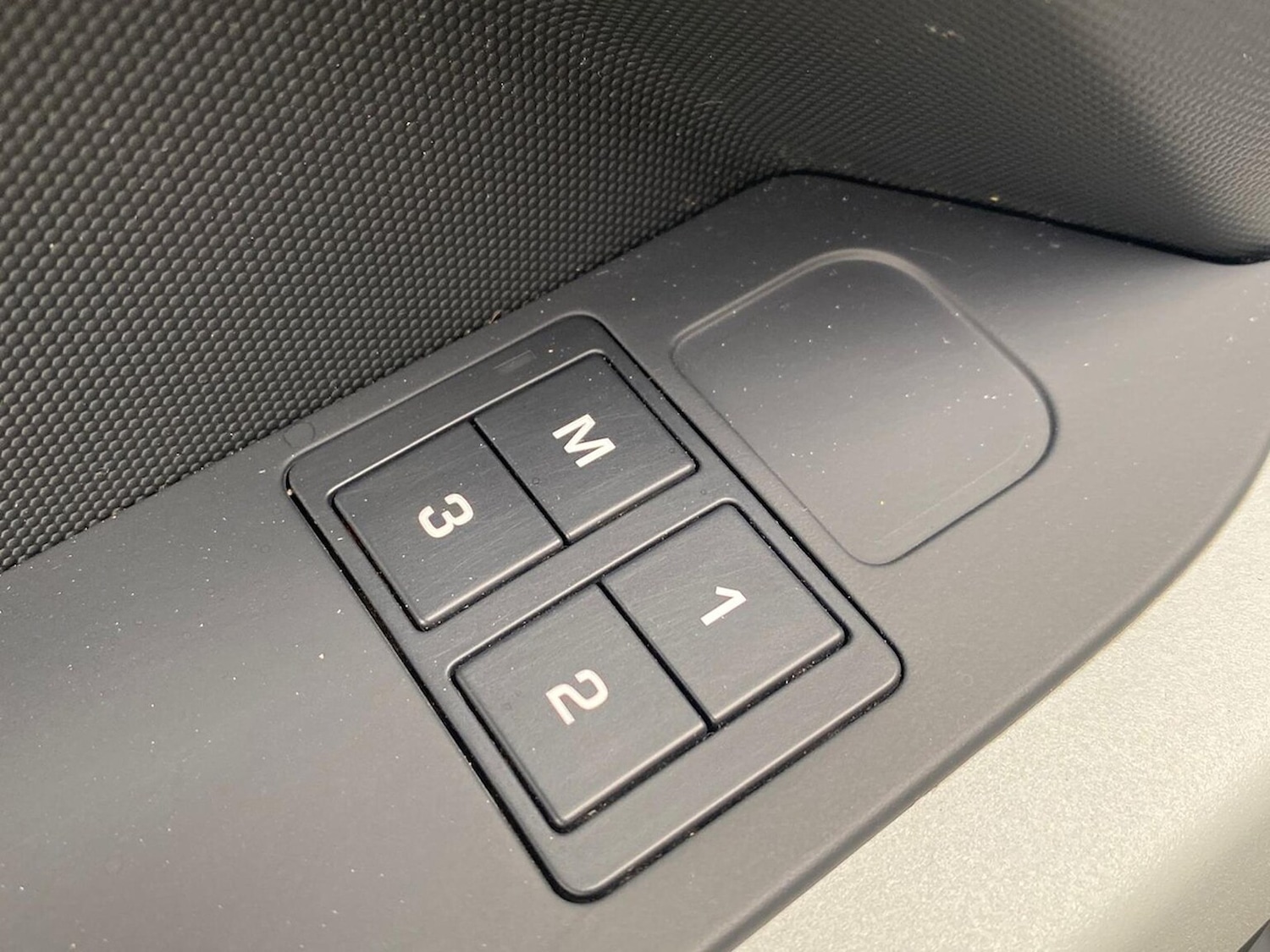 Used Land Rover Defender 2023 for sale - 78210208: Photo 34