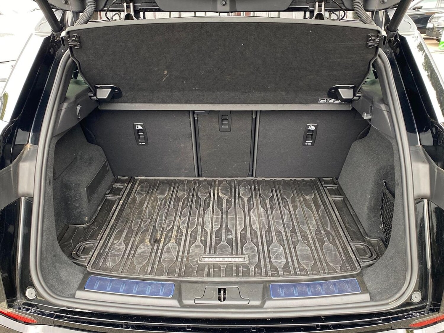 Used Land Rover Range Rover Evoque 2025 for sale - 76114312: Photo 10