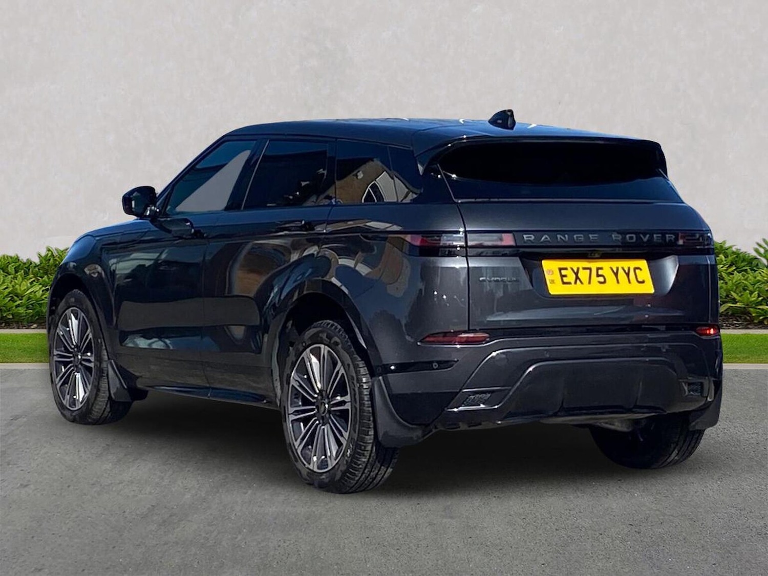 Used Land Rover Range Rover Evoque 2025 for sale - 77973927: Photo 2